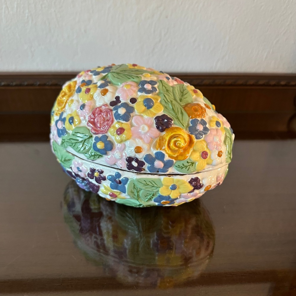 Vintage Ceramic Floral Relief Easter Egg Trinket Box Multi Color Lavender Inside